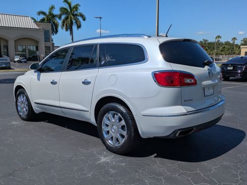 Used 2017 Buick Enclave Leather FWD image 4