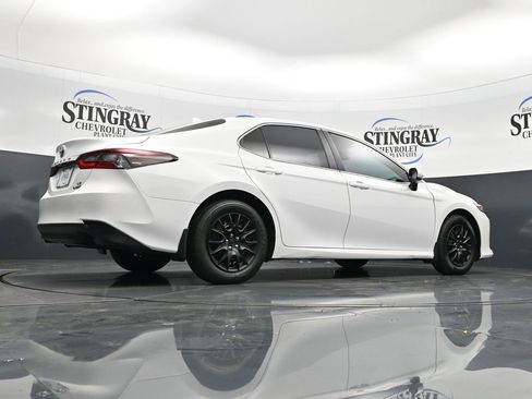 Used 2022 Toyota Camry LE image 23