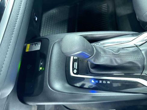 Used 2025 Toyota Corolla SE w/ SE Premium Package image 29