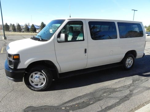 Used 2009 Ford E-150 and Econoline 150 Wagon image 3