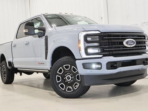 New 2025 Ford F350 Platinum w/ FX4 Off-Road Package image 35