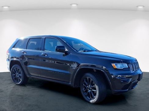 Used 2020 Jeep Grand Cherokee Altitude image 21