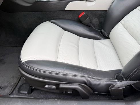 Used 2011 Chevrolet Corvette Grand Sport w/ Preferred Equipment Group image 27