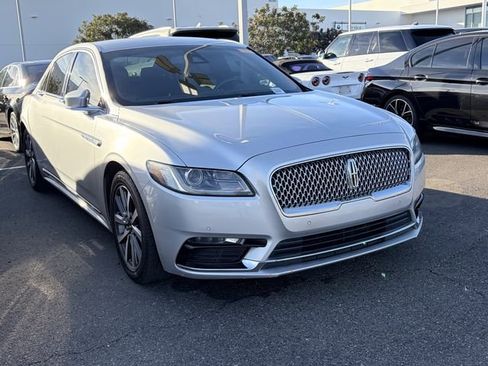 Used 2019 Lincoln Continental Premiere image 3