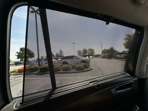 Certified 2024 Volkswagen Atlas SEL Premium R-Line image 32