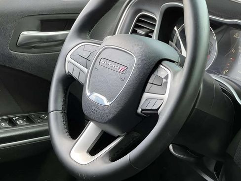 Used 2017 Dodge Charger R/T RWD image 28