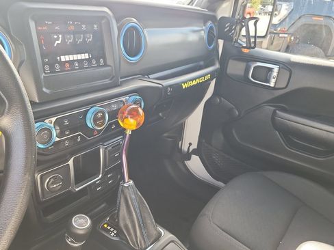 Used 2022 Jeep Wrangler Sport AWD/4WD image 14