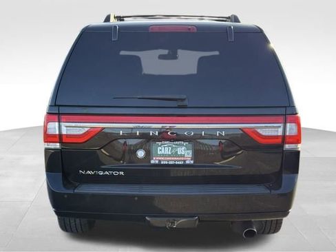 Used 2017 Lincoln Navigator Select image 8