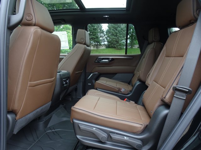 New 2026 Chevrolet Tahoe High Country AWD/4WD image 8