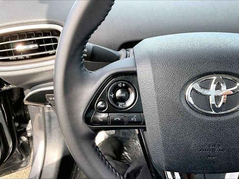 Used 2022 Toyota Prius Prime XLE image 16