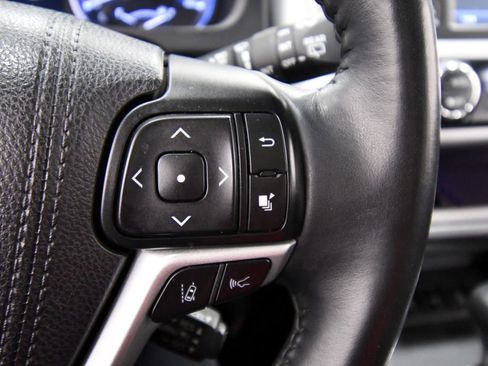 Used 2018 Toyota Highlander Limited w/ Carpet Mat Package (TMS) image 23