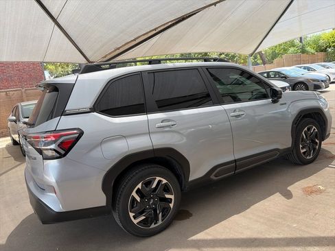 Used 2025 Subaru Forester Limited AWD/4WD image 2