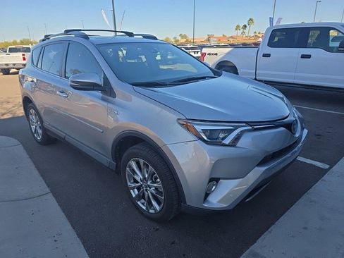 Used 2017 Toyota RAV4 Limited image 4