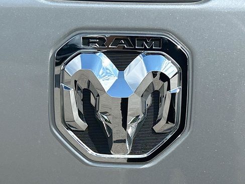 Used 2022 RAM 1500 Big Horn AWD/4WD image 12