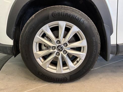 Used 2022 Toyota Corolla Cross LE w/ Black Badges Package (TMS) image 27