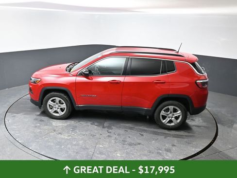 Used 2024 Jeep Compass Latitude image 46