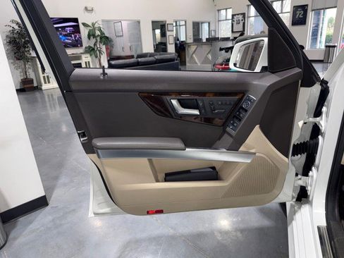 Used 2015 Mercedes-Benz GLK 350 2WD image 49