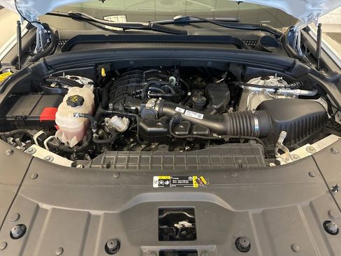 Used 2023 Jeep Grand Cherokee Limited AWD/4WD image 7