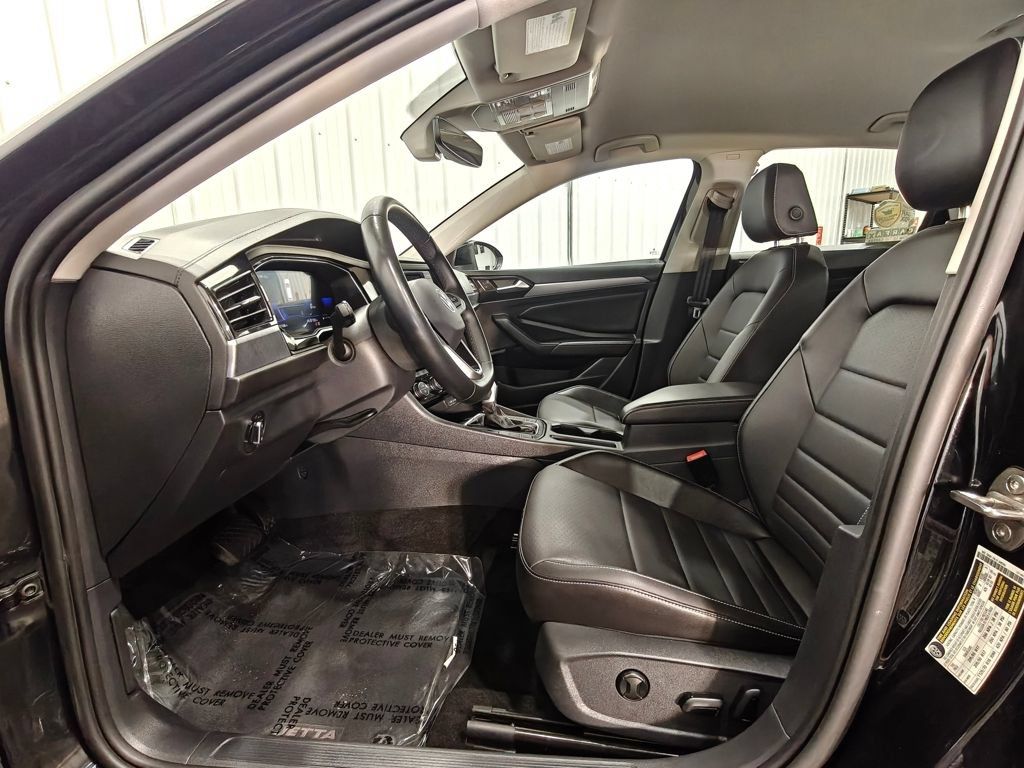 Used 2023 Volkswagen Jetta SE FWD image 22