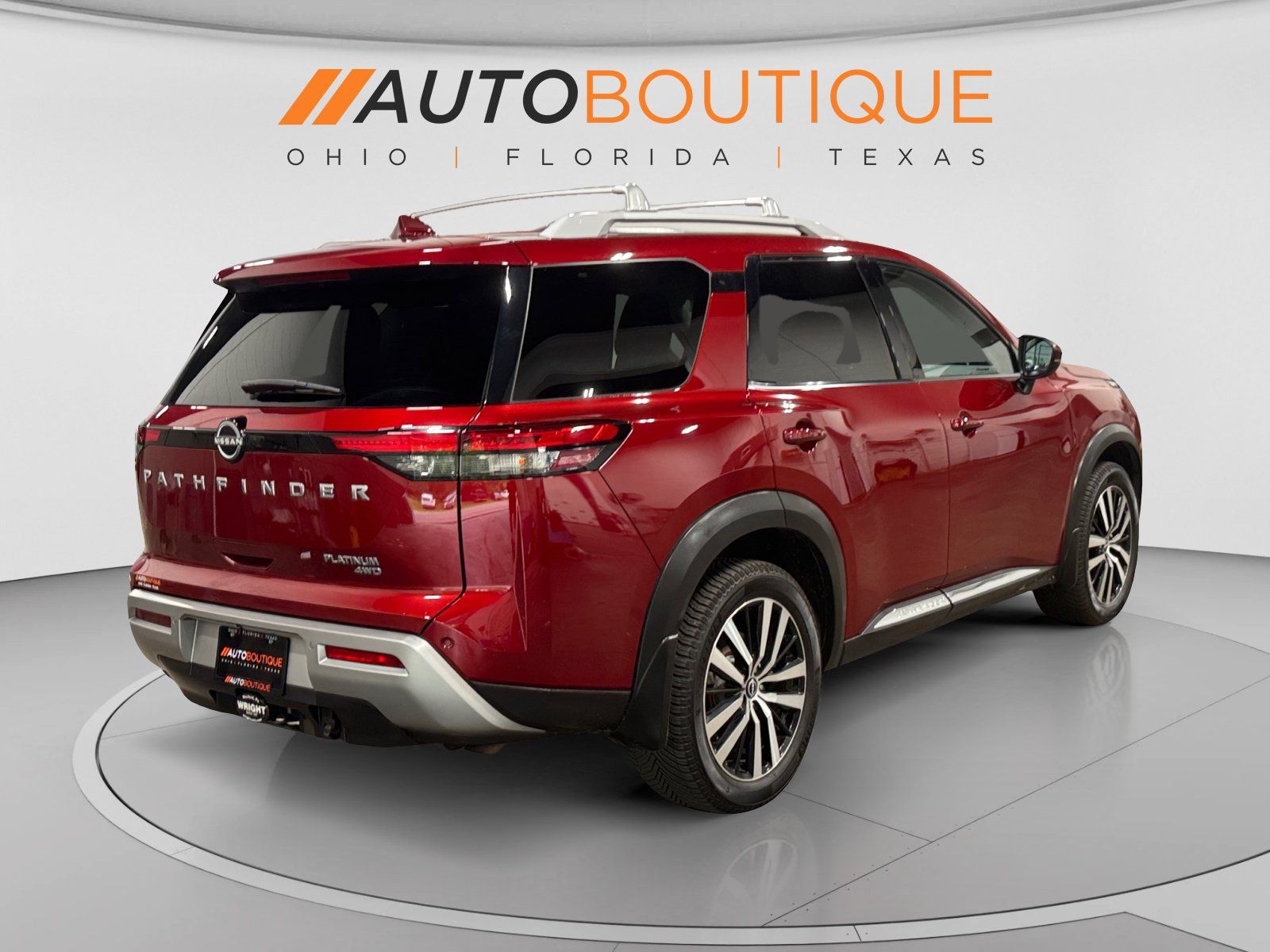 Used 2024 Nissan Pathfinder Platinum w/ Cargo Package AWD/4WD image 5