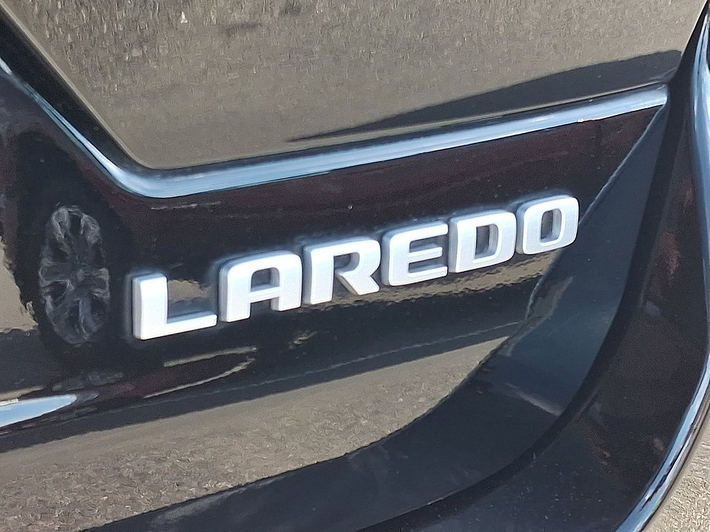 Used 2024 Jeep Grand Cherokee Laredo X AWD/4WD image 30