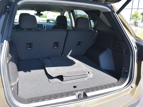 Used 2023 Chevrolet Equinox LT FWD image 17