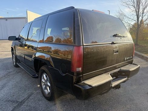 Used 2000 Cadillac Escalade 4WD image 5