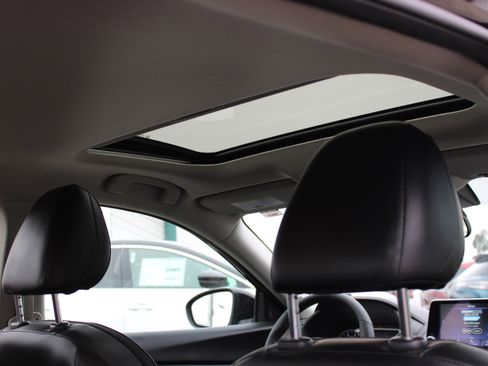 Certified 2024 Nissan Sentra SR w/ SR Premium Package image 11