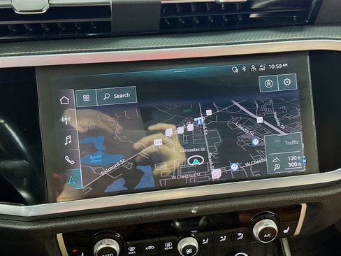 Used 2022 Audi Q3 2.0T Premium Plus w/ Premium Plus Package image 2