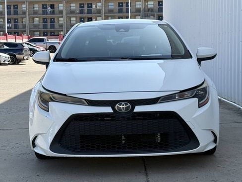 Used 2020 Toyota Corolla LE FWD image 8