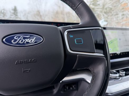 New 2025 Ford Expedition Platinum w/ Platinum Ultimate Package image 16