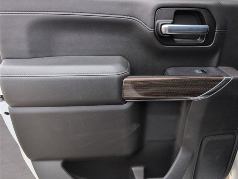 Used 2020 Chevrolet Silverado 1500 RST image 34