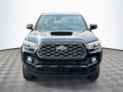 Used 2021 Toyota Tacoma TRD Sport image 2