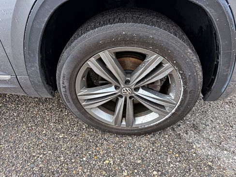 Used 2019 Volkswagen Atlas SEL R-Line image 11