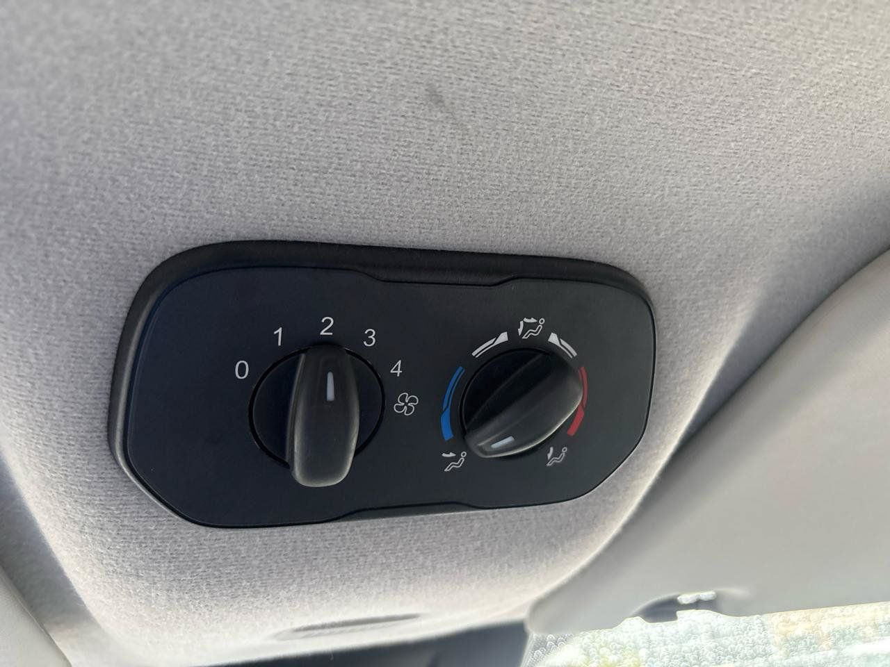Used 2018 Ford Transit 350 XL RWD image 21
