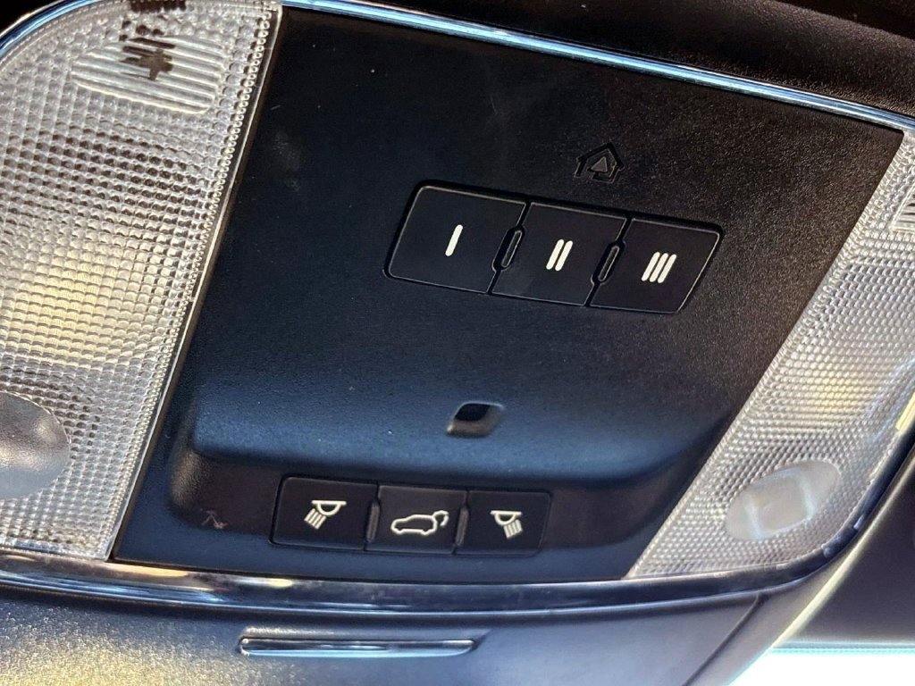 Used 2018 Jeep Grand Cherokee Altitude AWD/4WD image 26