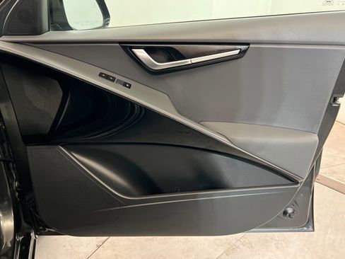 Used 2023 Kia Niro EX Touring image 23