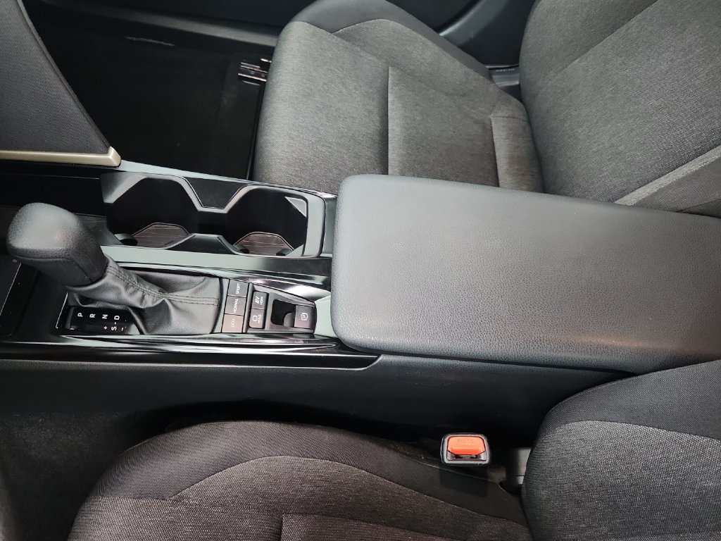Used 2025 Toyota Camry LE FWD image 32