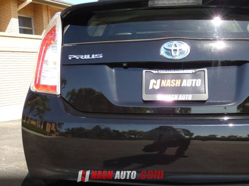 Used 2014 Toyota Prius Four w/ Solar Roof Package FWD image 11