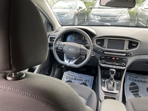 Used 2019 Hyundai Ioniq Blue FWD image 17