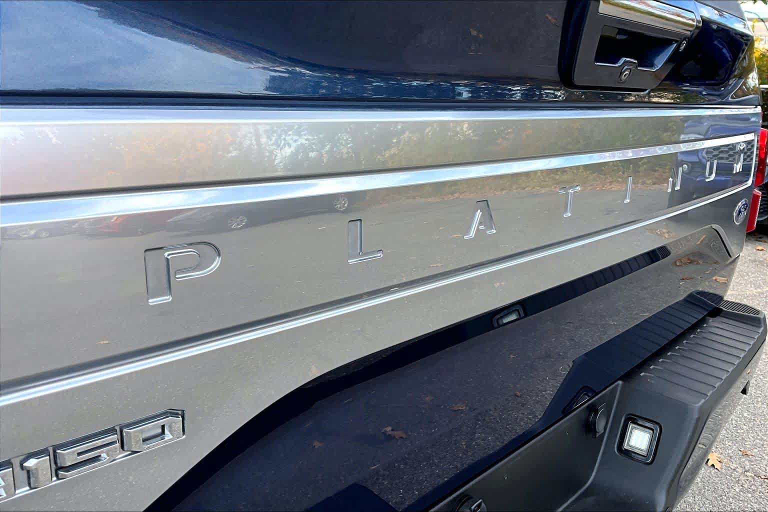 Used 2015 Ford F150 Platinum w/ Equipment Group 701A Luxury AWD/4WD image 29