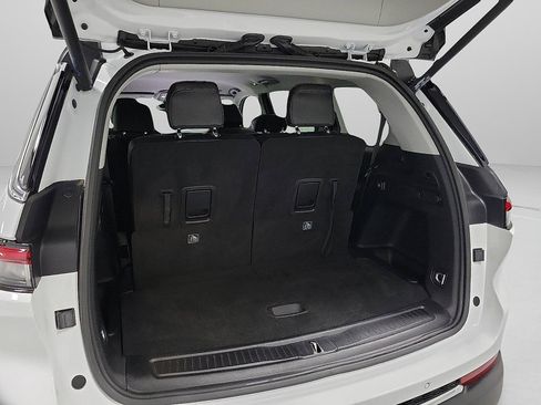 Used 2023 Jeep Grand Cherokee L Limited image 7