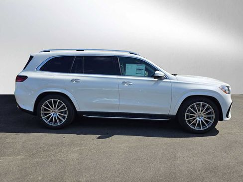 New 2026 Mercedes-Benz GLS 580 4MATIC image 2