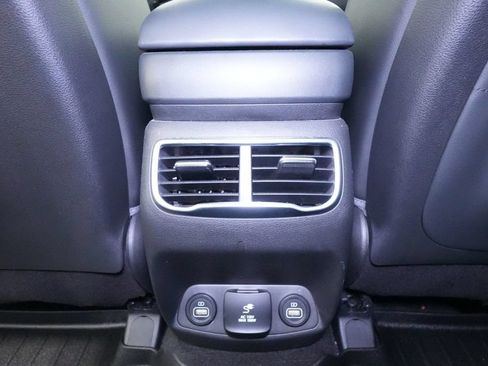 Used 2022 Hyundai Santa Fe Limited AWD/4WD image 23