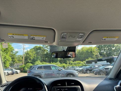 Used 2025 Kia Soul LX w/ LX Technology Package FWD image 26