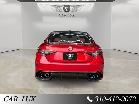 Used 2024 Alfa Romeo Giulia Quadrifoglio image 4
