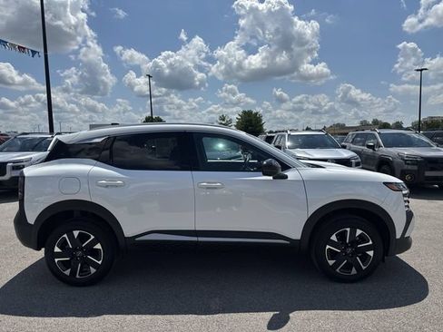 Used 2026 Nissan Kicks SR FWD image 6