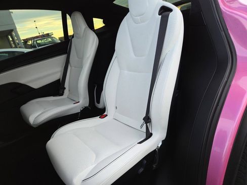 Used 2023 Tesla Model X Plaid image 4