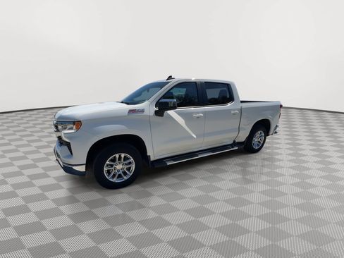 Used 2025 Chevrolet Silverado 1500 LT AWD/4WD image 4