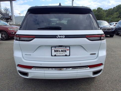 Used 2024 Jeep Grand Cherokee Overland AWD/4WD image 29